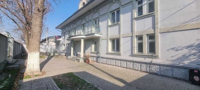Сдается отдельно стоящее здание 800м2 на Джаркурганской под Бизнес
