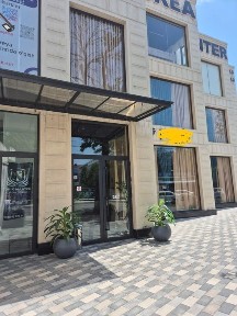 Сдаётся помещение в аренду. 300 кв. мВдоль главной дороги, первая линия