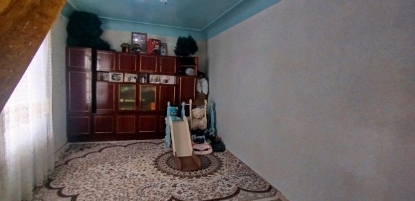 Eski shaharda hovli sotiladi