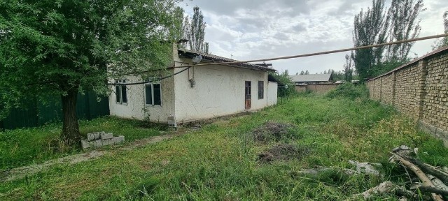 Parkentda 6 sotka uchastka sotiladi