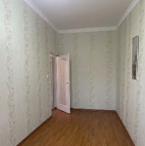 Yunusobod 12 kv, metrogacha 100 metr, 2 xonali uy sotiladi.