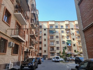 Karopka uy sotiladi
