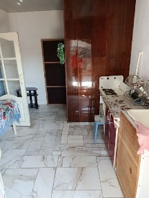 Сдаеться комната плюс кухня у хозяйки, вход в комнату раздел.