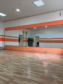 Зал для танцев, йоги, фитнеса на Пионерской.