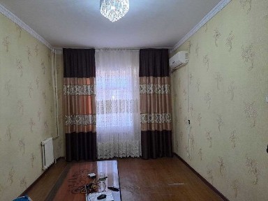 Бухоро, Сомий, Аспгардон, 5-мкрн, 4-қаватда 3 хонали уй сотилади.