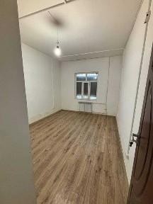 (К) Продаётся квартира под коммерческое помещение.