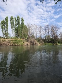Продаётся участок 5 соток у реки ЗАХ.