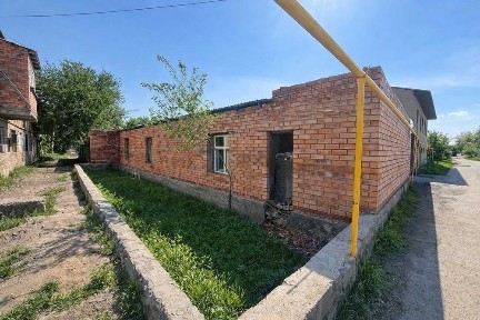 Продаю участок 3.1 сотки с начатым строительством в Яшнабадском районе