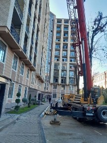 Яккасарой туманида жойлашган уй яшашга кулай мошина куйишга парковка