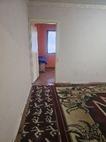 Samarqand shahrida mikrorayonda 2 xonali uy ijaraga beriladi uy