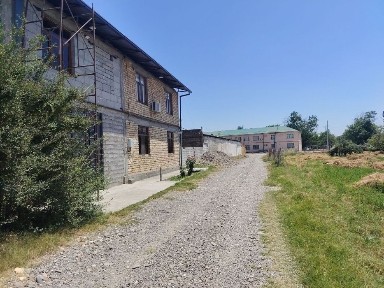 Dahbet shaharchasida 2 etajlik Yangi 7 sotix tayyor xonodon sotiladi