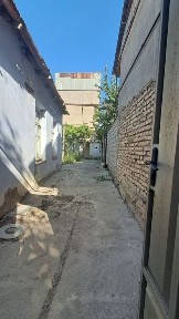 Продаётся двор 4 сотки, Лахути, 6 баня
