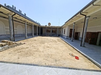 Uchastka sotiladi