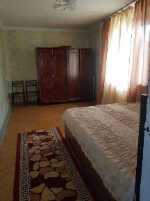 Чиланзар 1 й квартал ул. Мукимий пересечение ул. Арнасай 67 кв. м 3\3\4