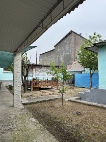 Uy sotiladi airaport oldida