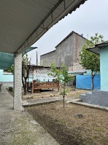 Uy sotiladi airaport oldida