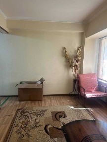 Ц6.Улица Хуршида. Продам 2 комнатную квартиру на 3 этаже 4 этажки.
