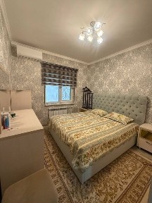 Продаётся пятикомнатная на м-в Карасу 2