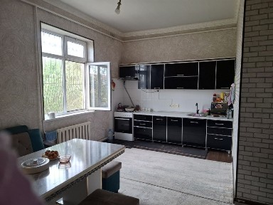 Urganhda 600 m²namunali hovli joy sotiladi