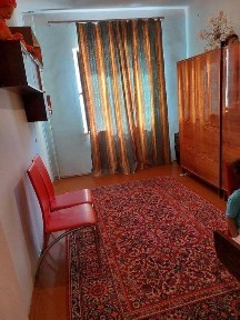 Квартира 3-ех комнатная, в 6-ом микрорайоне.