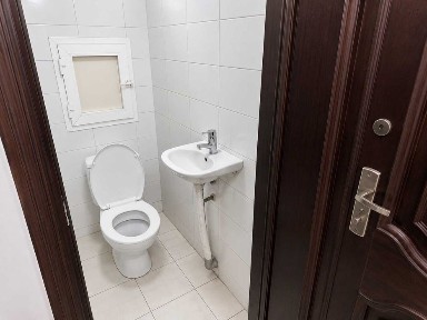 (М) Продаётся коммерческое помещение у рынка Катартал, первая линия