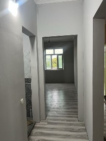 Srochna Nazarbekda 2 xona kvartira sotiladi