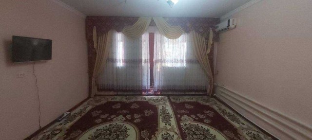 СРОЧНО ! Продается квартира в Яшнабаде 1/8/9 ( 42 кв/м) Авиасозлар 1