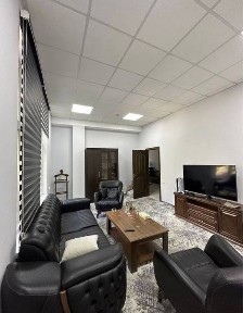 Продается отдельно стоящее 4 этажное здание на ц1.