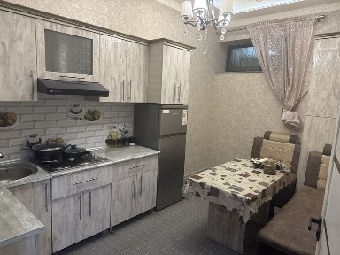 Продам квартира своя без маклер -1 этаж цоколный этаж