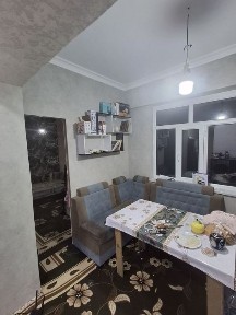 Сотилади 2-хона 2етаж. 9мик. 63кв. 45000$. кирпични