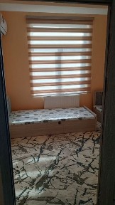1 xonali yangi uy uzoq.muddatga ijara beriladi oilaga Detiski bolnits