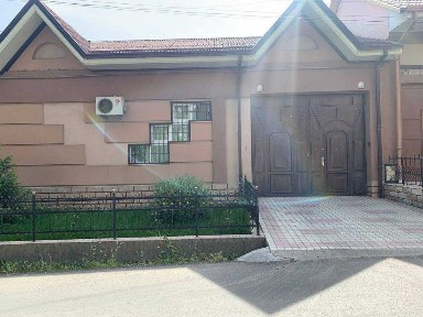 Сдается в аренду 4-х этажный частный уютный дом возле парка Бобур