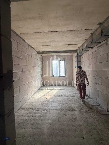 Buxoro, Sharq 2da 2 xonali karopka kvartira arzon narxda sotiladi.№635