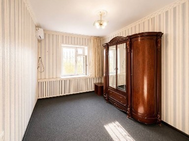 Продается срочно 4 комн квартира, банковский дом, кирпич, Чиланзар 5