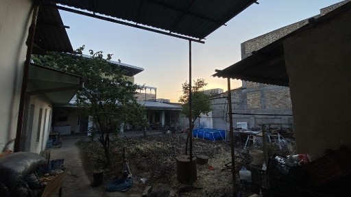 Uy sotladi yangihayot Tumani Xushnud mahalladi 5,7 sotik