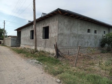 Srochna uy sotiladi