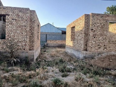 Uchastka sotiladi
