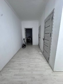 Uy sotiladi 5 etajda 3xonali
