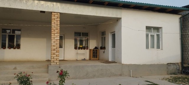 Uy sotiladi srochna