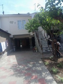 Hovli srochna Sotiladi 4.6 sotih tinch mahala