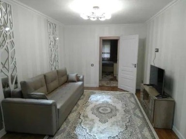 Продается своя квартира 2/2/4 ЦУМ. Космонавты