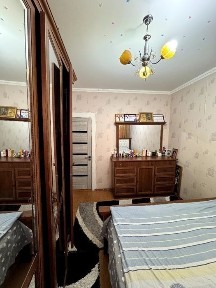 Navoiy.2 xona 3 xona qilingan uy sotiladi.3 etaj/5.bez rieltora