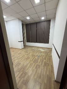 Сдается офис 45м2 на третьем этаже ориентир памятни гагарина -Владелец