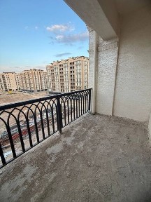 Продается 3х комнатная Новостройка коробка центре города А. Темур СХФ