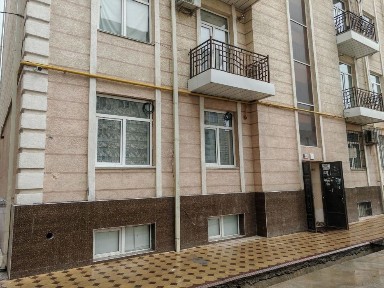 Продаётся квартира полуподвал
