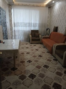 Lokatsiyasi qulay uy sotiladi