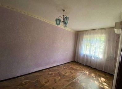 3 xonali Kvartira sotiladi 2 etaj Qarshi