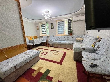 Прдаю квартиру мечеть думбрабад 3/1/4 62 м2 Первая линия. под нежилой