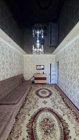 Tinchlik plaza oldida