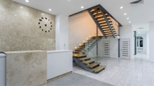 Сдаётся в аренду Штаб-квартира крмпании 900 м² (55)
